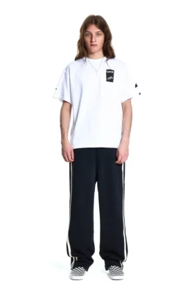 BOY Tape T-shirt med örntryck på ryggen
