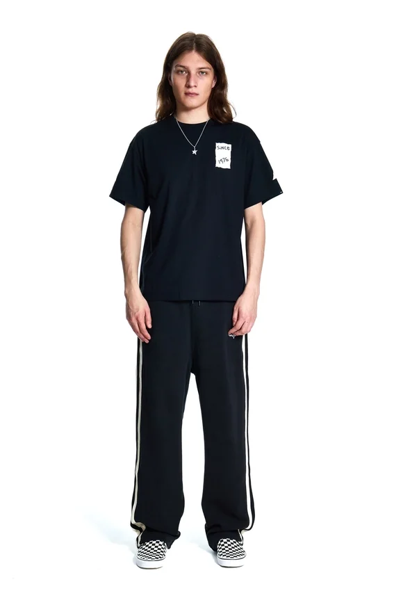 BOY Tape T-shirt med örntryck på ryggen