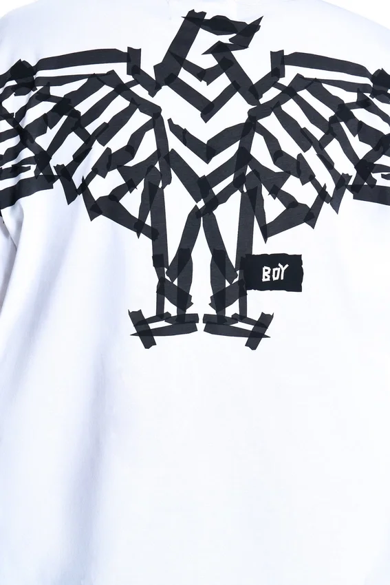 BOY Tape T-shirt med örntryck på ryggen