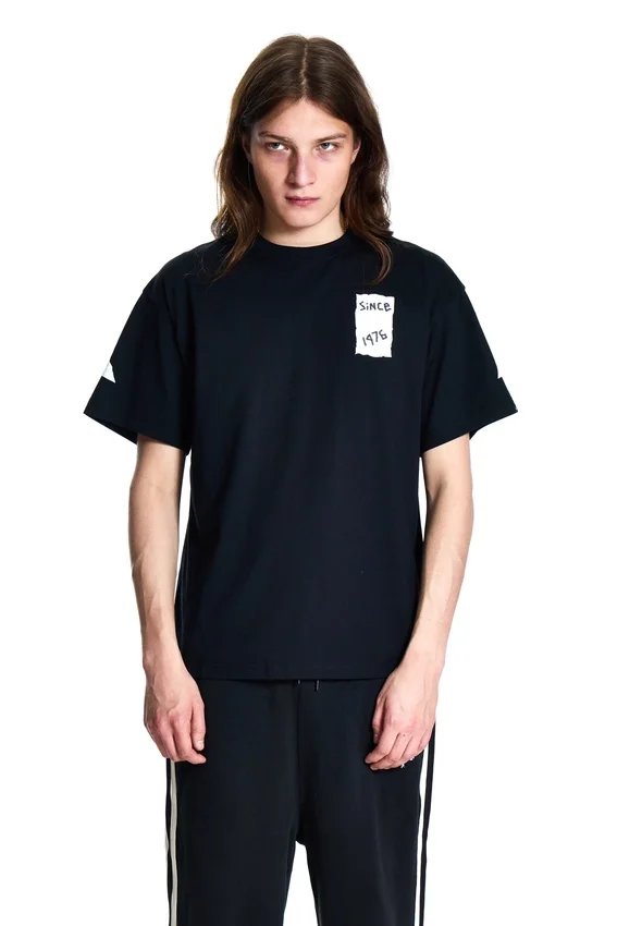BOY Tape T-shirt med örntryck på ryggen