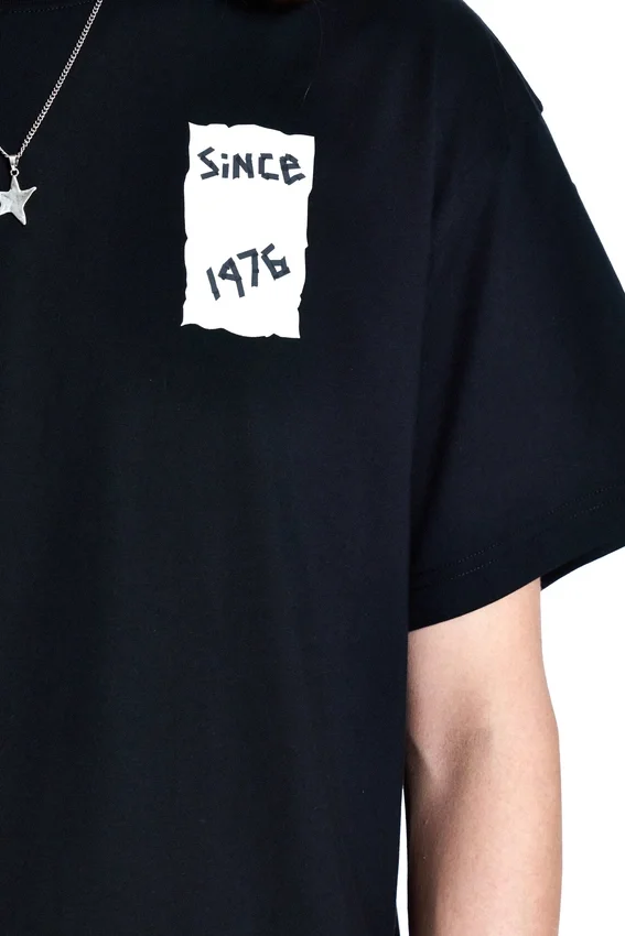 BOY Tape T-shirt med örntryck på ryggen
