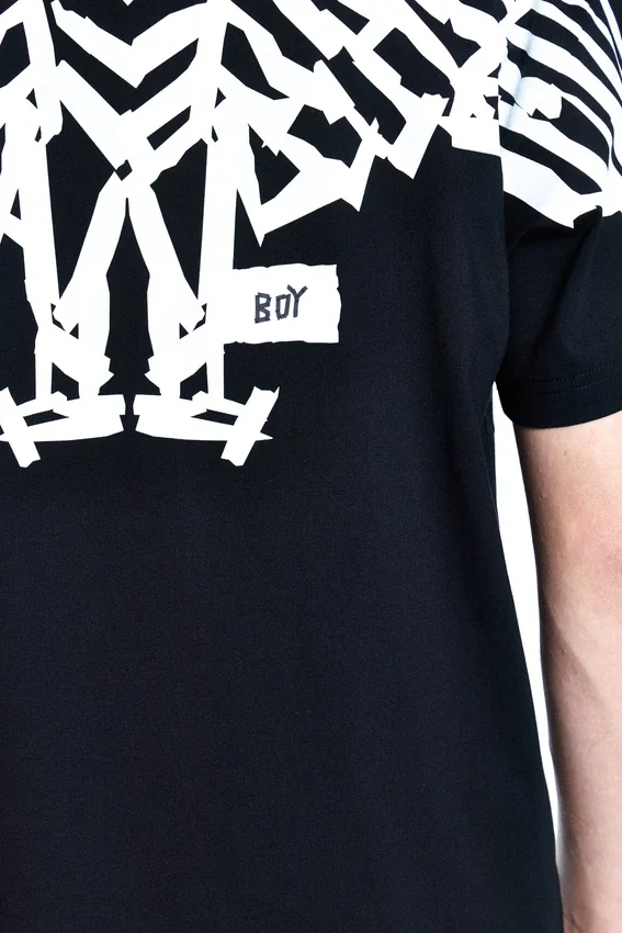 BOY Tape T-shirt med örntryck på ryggen