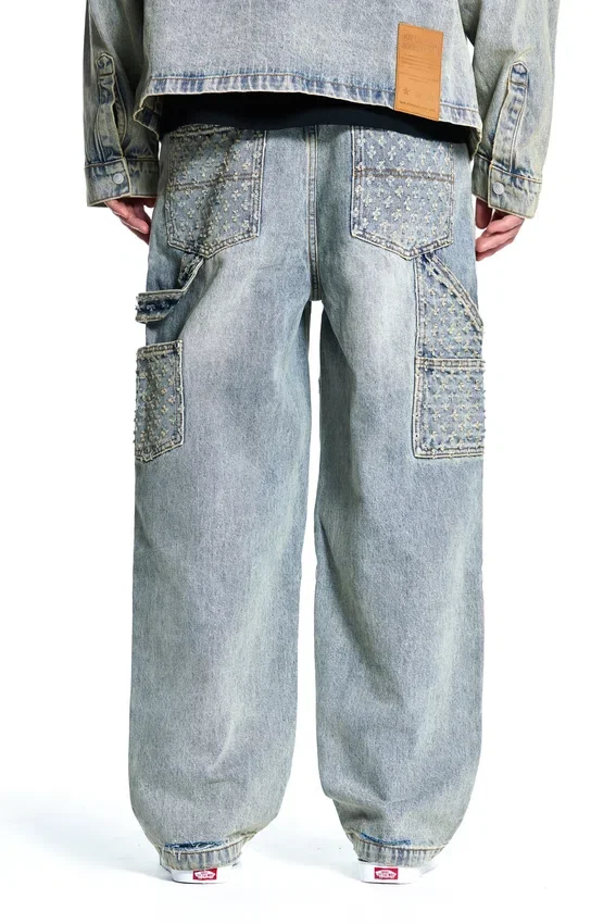 Laserbehandlade jeansbyxor